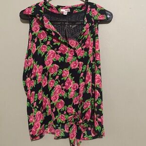 Woman’s size large bongo top